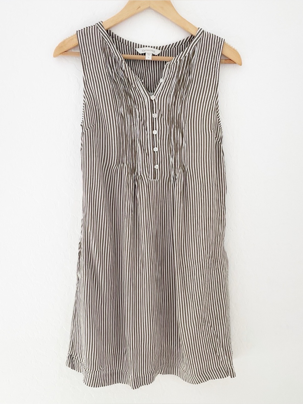 Garnet Hill sleeveless stripe pintuck dress size small